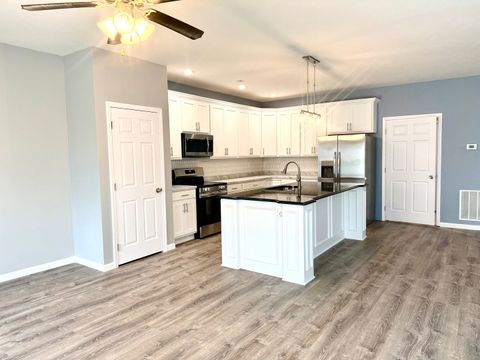 Tiny photo for 1104 N Midway Court, Marion, IL 62959 (MLS # 12597808)