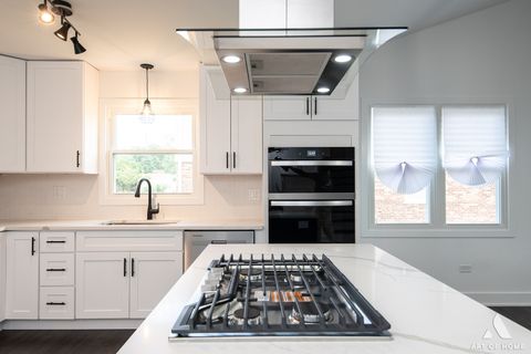 Tiny photo for 10134 S 87th Court, Palos Hills, IL 60465 (MLS # 12508103)