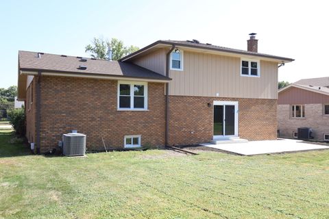 Tiny photo for 10134 S 87th Court, Palos Hills, IL 60465 (MLS # 12508103)