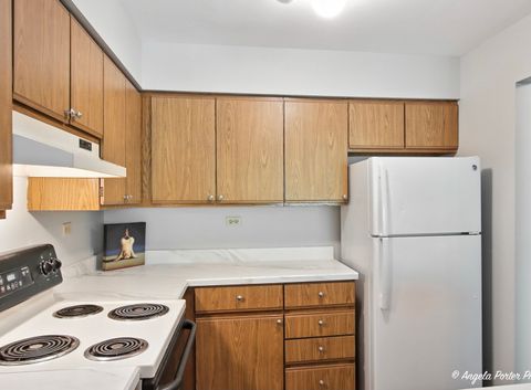 Tiny photo for 33720 N Royal Oak Lane #206, Grayslake, IL 60030 (MLS # 12429062)
