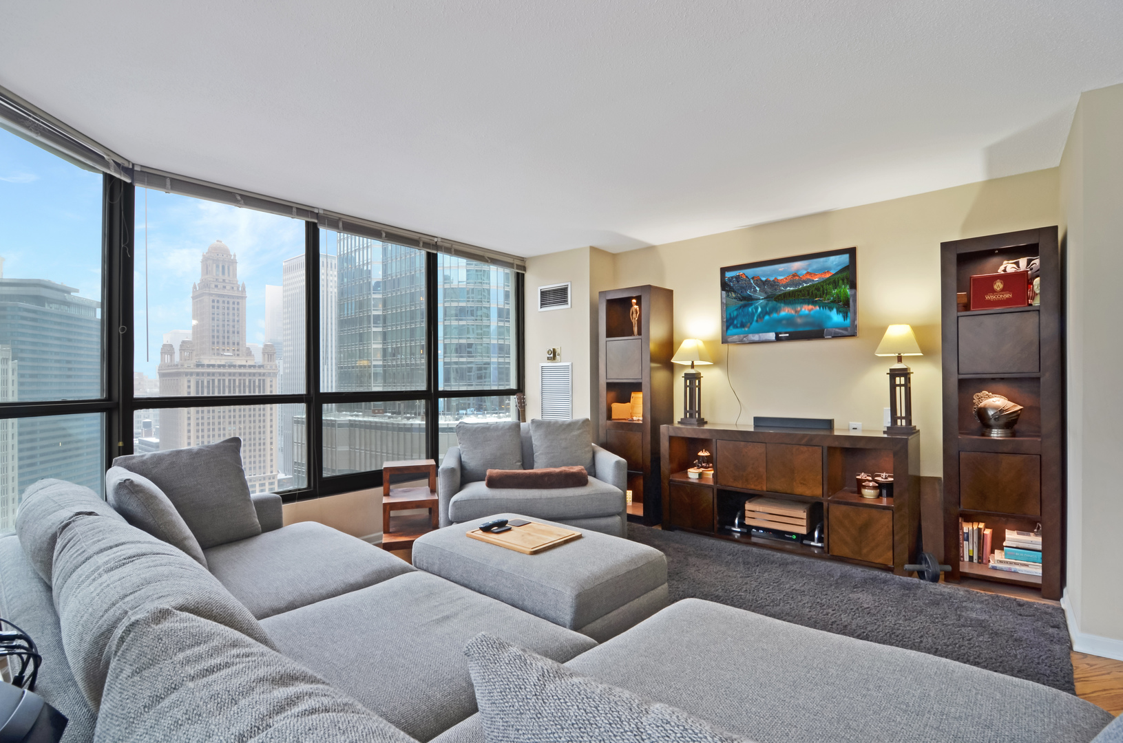 405 N Wabash Avenue 2211