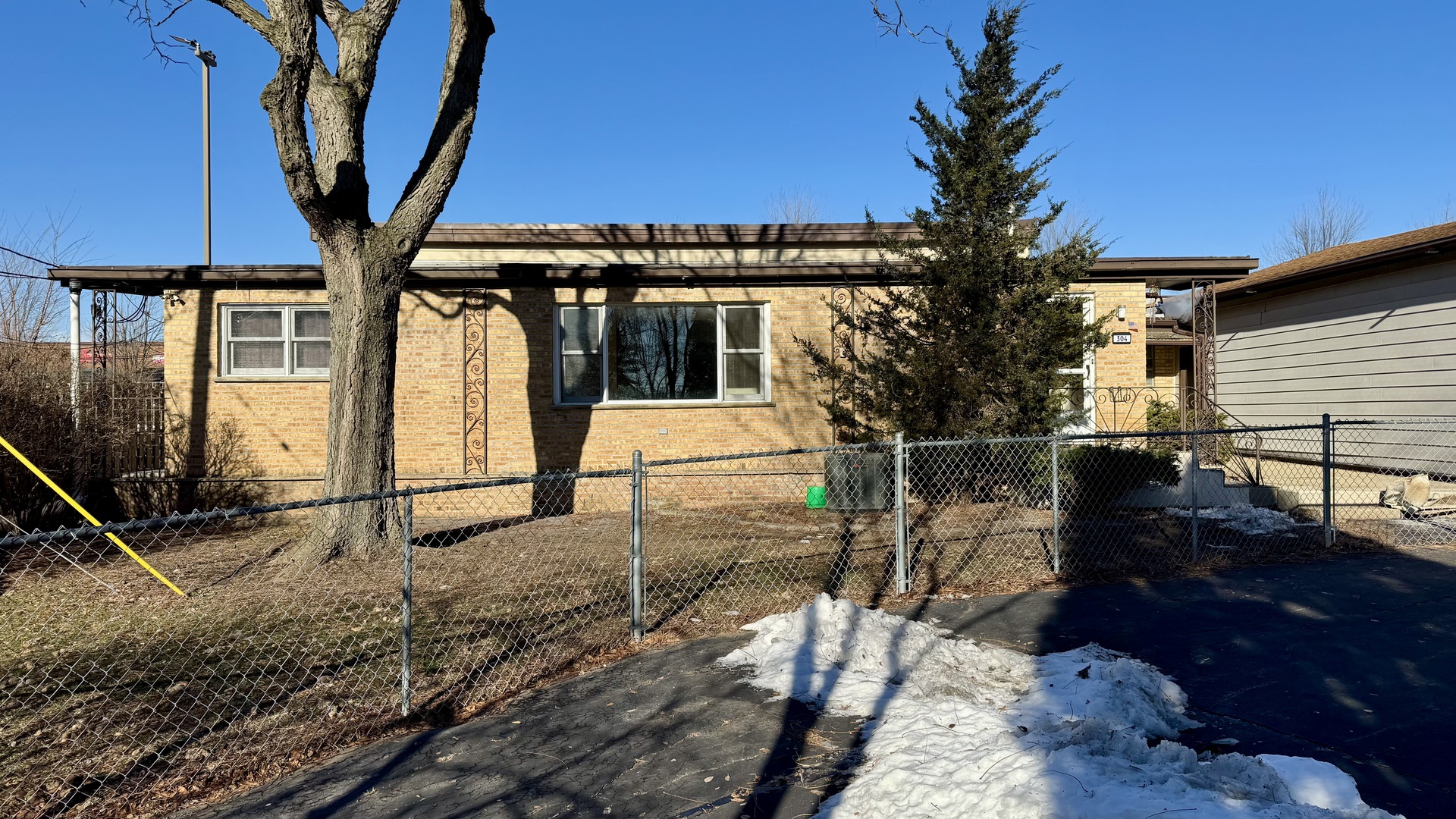 304 E Hawthorne Drive 304