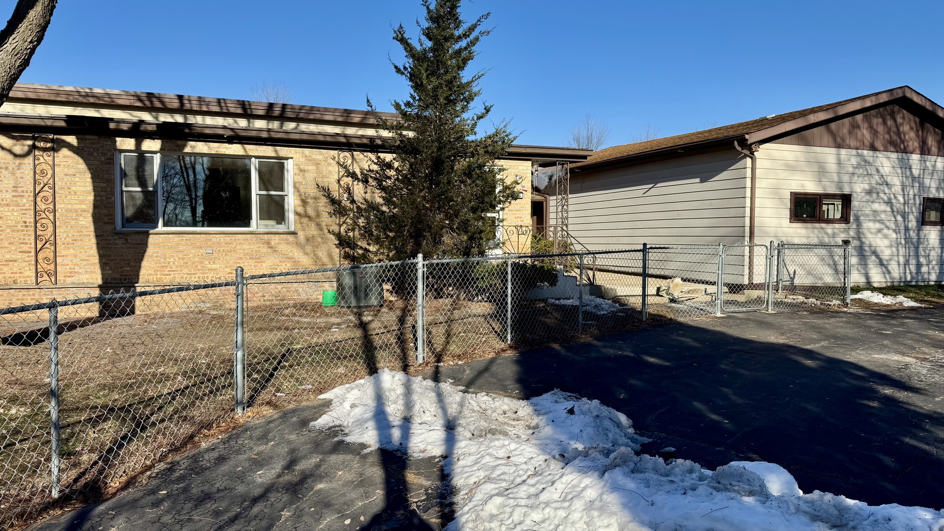 304 E Hawthorne Drive 304