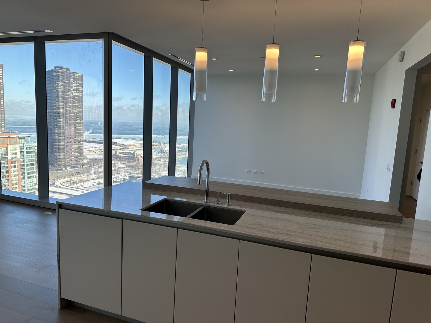 363 E Wacker Drive 2704