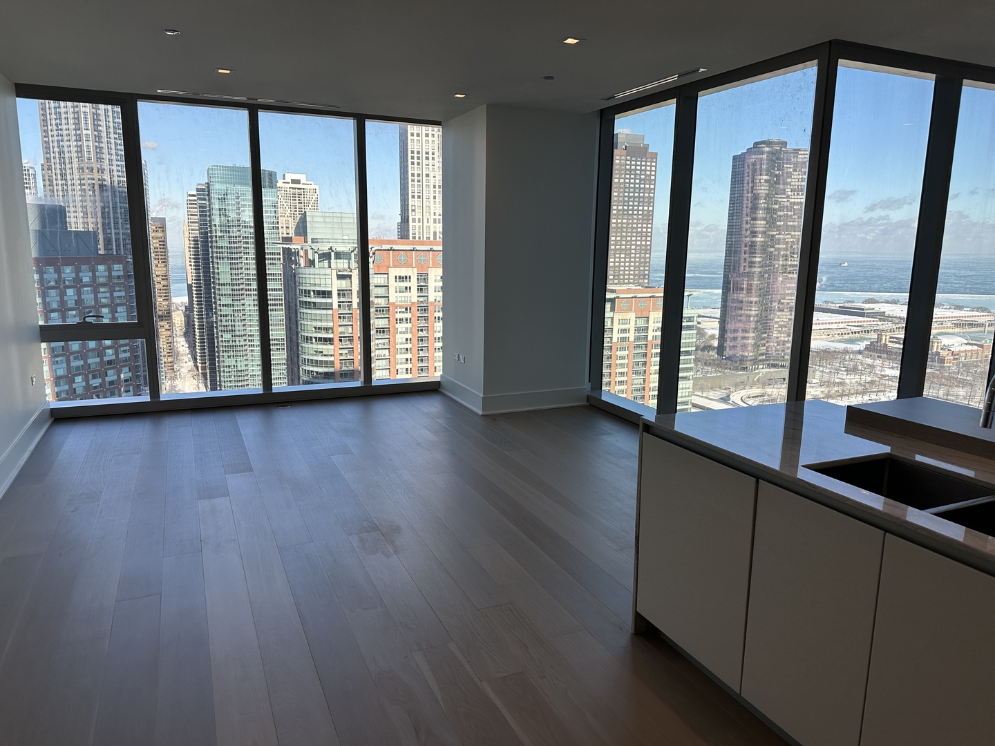 363 E Wacker Drive 2704