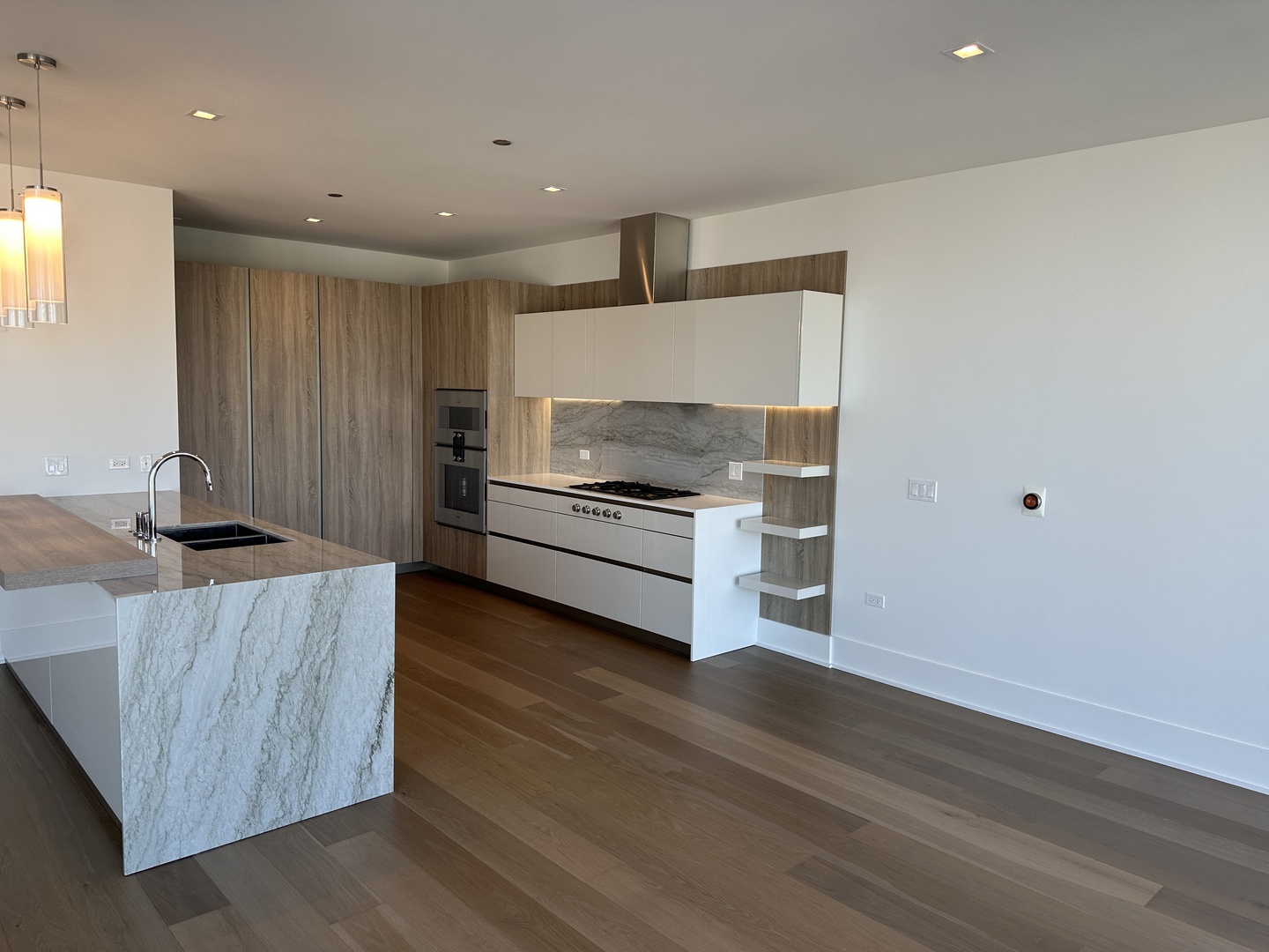 363 E Wacker Drive 2704