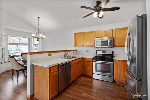 Tiny photo for 1694 WILLOW CIRCLE Drive, Crest Hill, IL 60403 (MLS # 12479841)