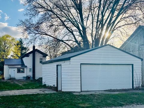 Tiny photo for 306 11th Avenue, Sterling, IL 61081 (MLS # 12590612)