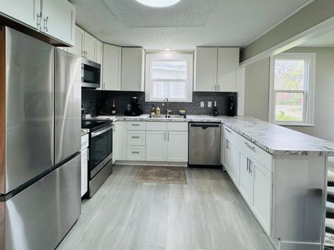 Tiny photo for 306 11th Avenue, Sterling, IL 61081 (MLS # 12590612)