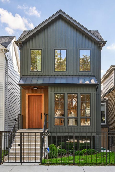 2205 W Huron Street Chicago IL 60612