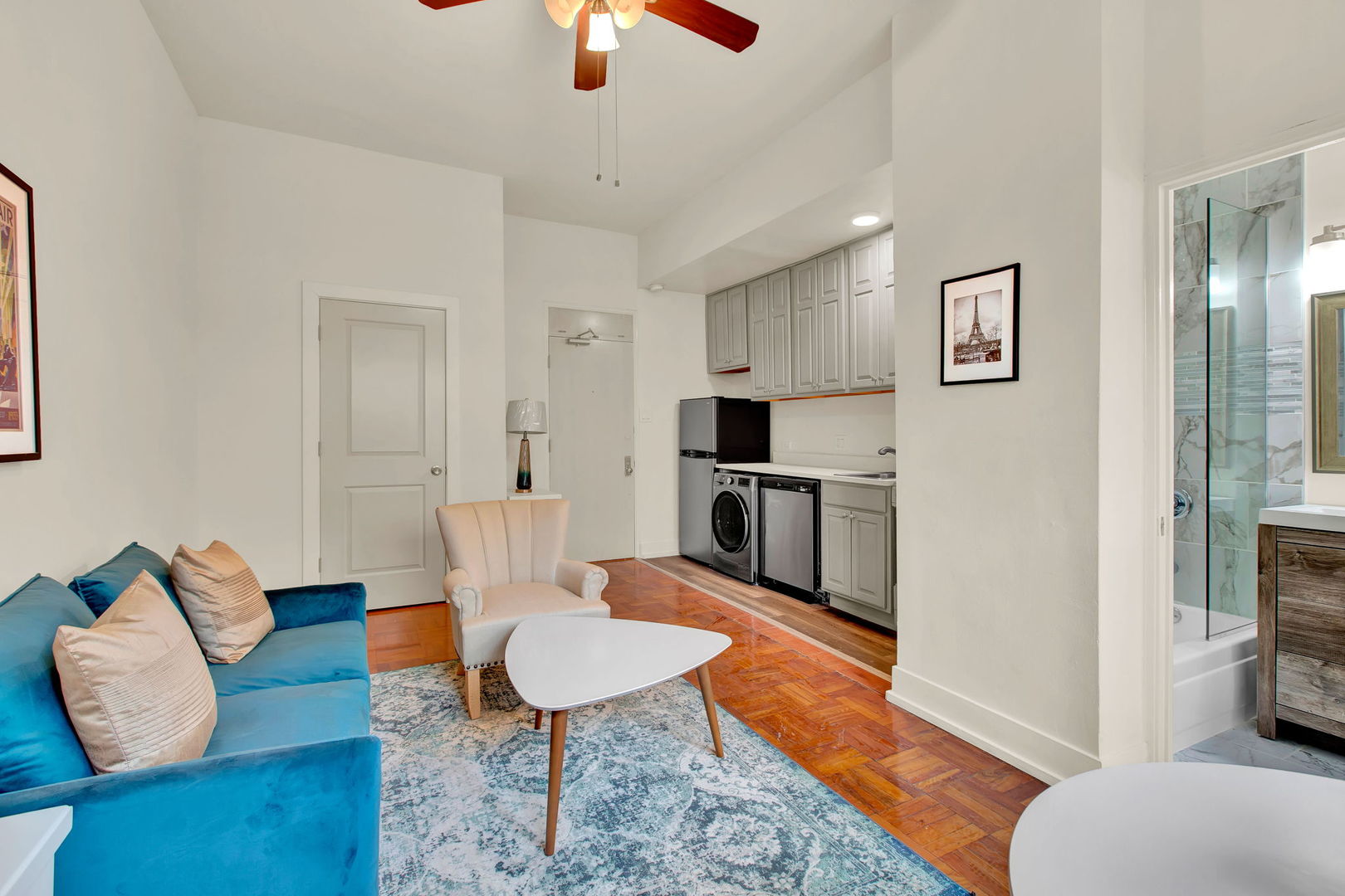 1100 N La Salle Drive 618