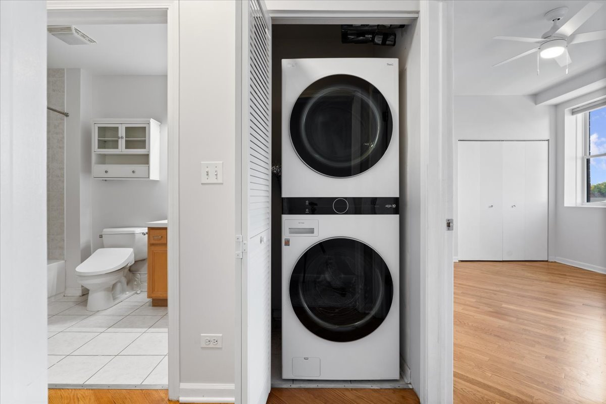 Chicago, Illinois 60618, United States, 2 Bedrooms Bedrooms, ,2 BathroomsBathrooms,Residential,Active,213770