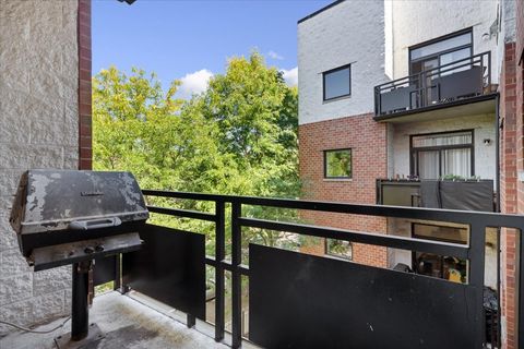 Tiny photo for 2337 W Wolfram Street #415, Chicago, IL 60618 (MLS # 12462733)