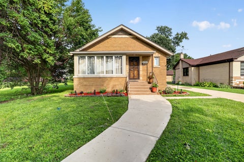 Tiny photo for 11701 S Bell Avenue, Chicago, IL 60643 (MLS # 12729457)