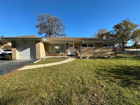 Photo of 909 S Emerson Street, Mount Prospect, IL 60056 (MLS # 12512550)