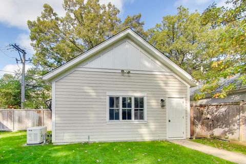 Tiny photo for 1422 Gregory Avenue, Wilmette, IL 60091 (MLS # 12493736)