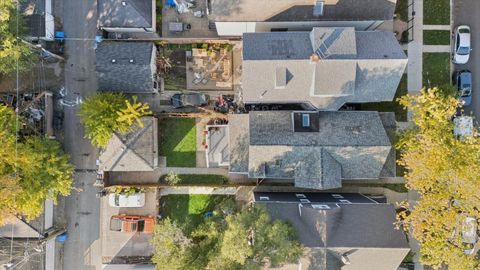 Tiny photo for 3733 W Sunnyside Avenue, Chicago, IL 60625 (MLS # 12509908)