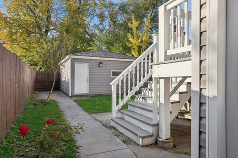 Tiny photo for 3733 W Sunnyside Avenue, Chicago, IL 60625 (MLS # 12509908)