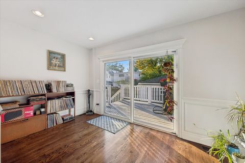 Tiny photo for 3733 W Sunnyside Avenue, Chicago, IL 60625 (MLS # 12509908)