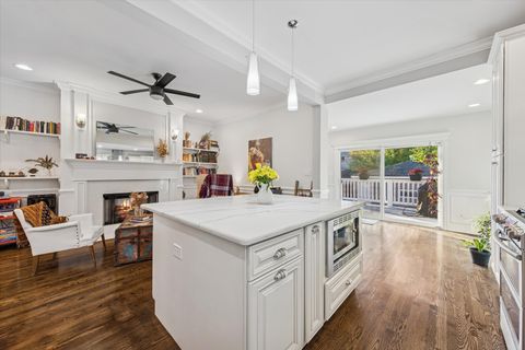 Tiny photo for 3733 W Sunnyside Avenue, Chicago, IL 60625 (MLS # 12509908)