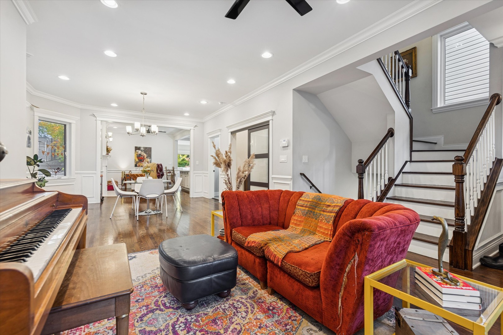 3733 W Sunnyside Avenue