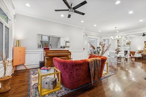 Tiny photo for 3733 W Sunnyside Avenue, Chicago, IL 60625 (MLS # 12509908)