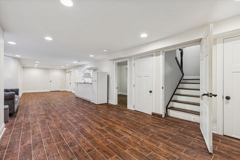 Tiny photo for 3733 W Sunnyside Avenue, Chicago, IL 60625 (MLS # 12509908)