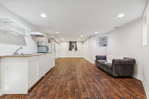 Tiny photo for 3733 W Sunnyside Avenue, Chicago, IL 60625 (MLS # 12509908)