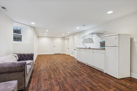 Tiny photo for 3733 W Sunnyside Avenue, Chicago, IL 60625 (MLS # 12509908)