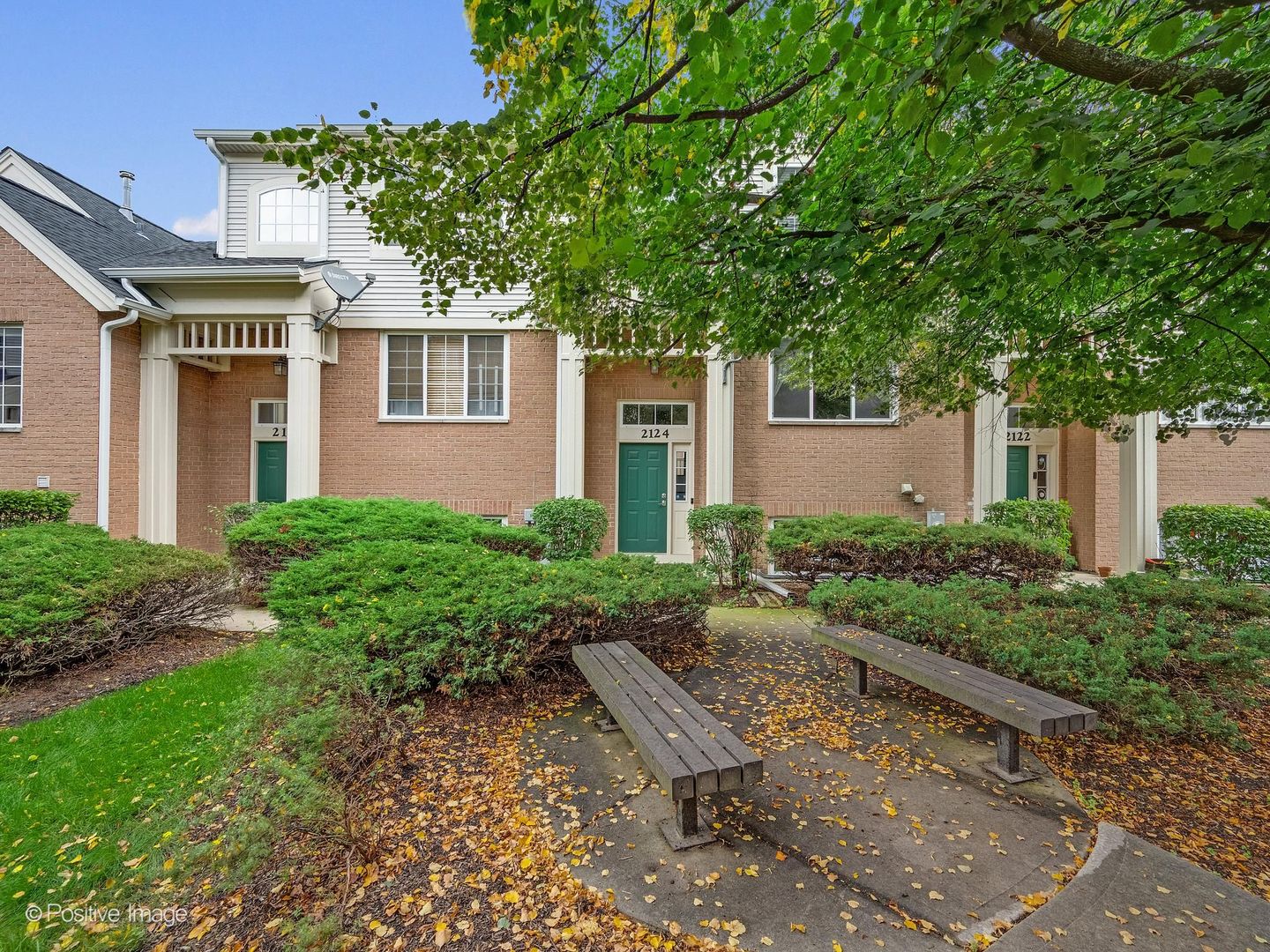 2124 W Concord Lane