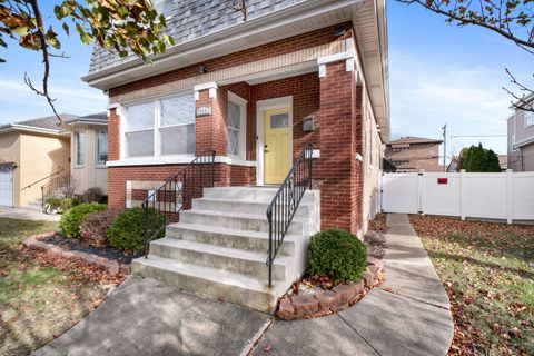 Tiny photo for 2719 N 74th Court, Elmwood Park, IL 60707 (MLS # 12516686)