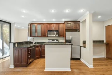 Tiny photo for 5500 Hillcrest Lane #129-1L, Lisle, IL 60532 (MLS # 12783478)