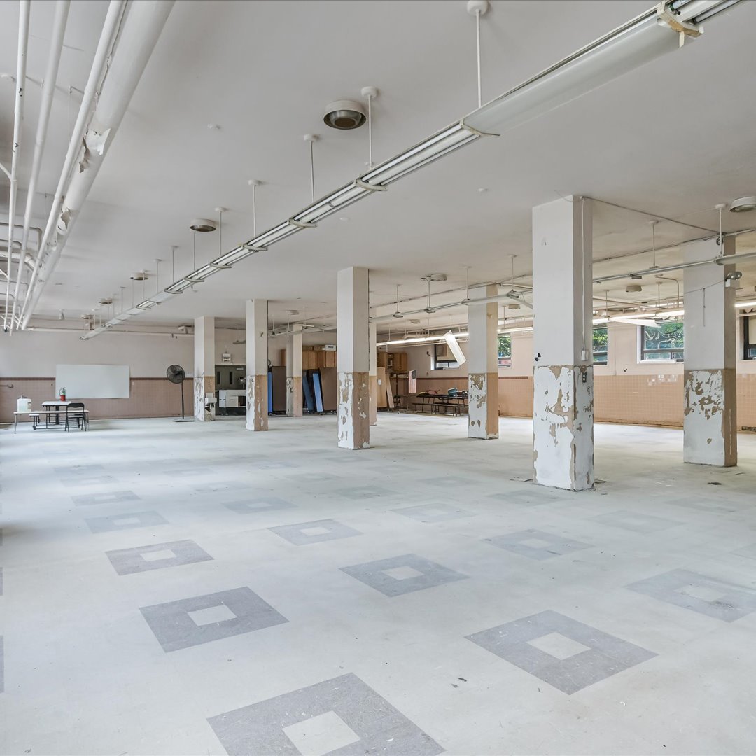 8231 S South Shore Drive SE