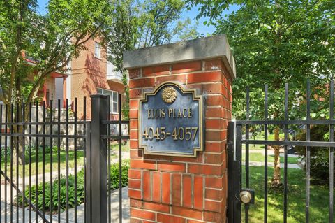 Tiny photo for 4055 S Ellis Avenue, Chicago, IL 60653 (MLS # 12492714)