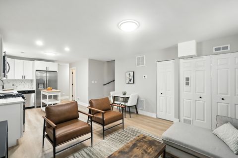 Tiny photo for 4055 S Ellis Avenue, Chicago, IL 60653 (MLS # 12492714)
