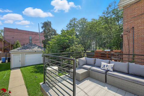 Tiny photo for 4055 S Ellis Avenue, Chicago, IL 60653 (MLS # 12492714)