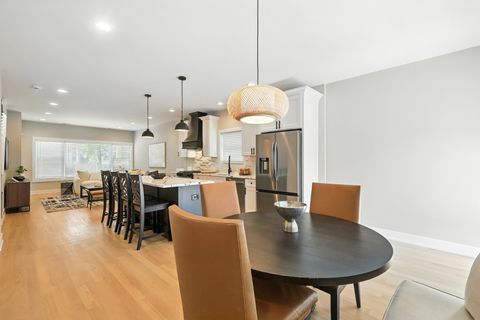 Tiny photo for 4055 S Ellis Avenue, Chicago, IL 60653 (MLS # 12492714)