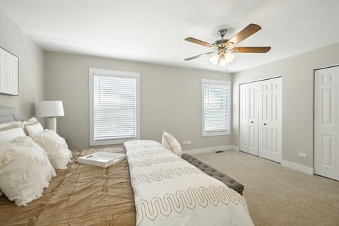 Tiny photo for 4055 S Ellis Avenue, Chicago, IL 60653 (MLS # 12492714)