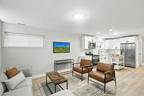 Tiny photo for 4055 S Ellis Avenue, Chicago, IL 60653 (MLS # 12492714)