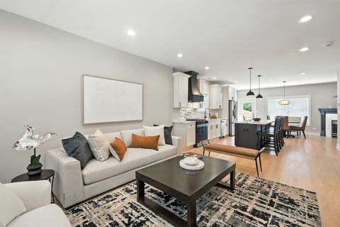 Tiny photo for 4055 S Ellis Avenue, Chicago, IL 60653 (MLS # 12492714)