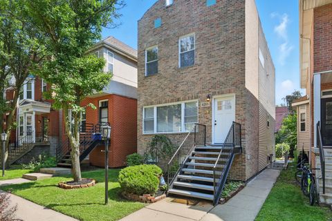 Tiny photo for 4055 S Ellis Avenue, Chicago, IL 60653 (MLS # 12492714)