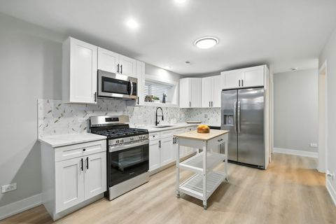 Tiny photo for 4055 S Ellis Avenue, Chicago, IL 60653 (MLS # 12492714)