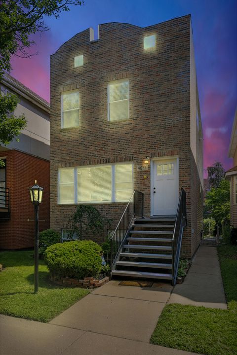 Tiny photo for 4055 S Ellis Avenue, Chicago, IL 60653 (MLS # 12492714)