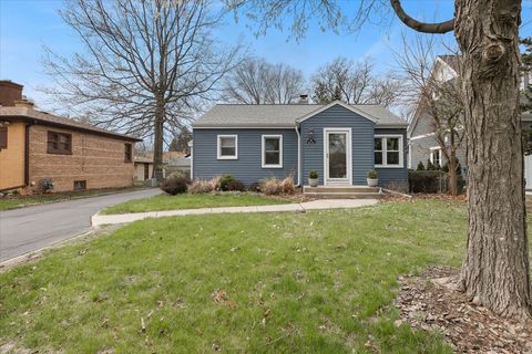 Photo of 418 Bonnie Brae Avenue, Itasca, IL 60143 (MLS # 12470269) Photo of 418 Bonnie Brae Avenue, Itasca, IL 60143 (MLS # 12470269)