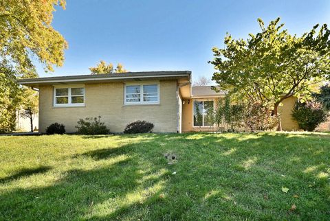 Tiny photo for 6730 Charleston Drive, Darien, IL 60561 (MLS # 12495733)
