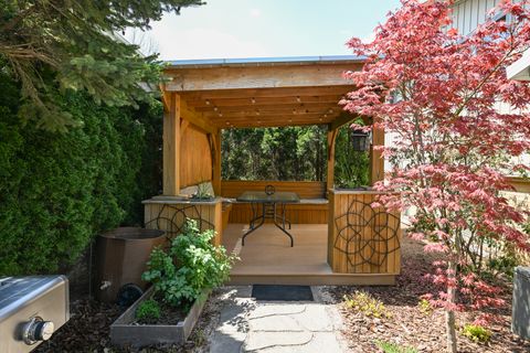 Tiny photo for 143 N CIRCLE Avenue, Bloomingdale, IL 60108 (MLS # 12629342)