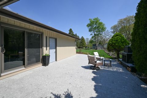 Tiny photo for 143 N CIRCLE Avenue, Bloomingdale, IL 60108 (MLS # 12629342)
