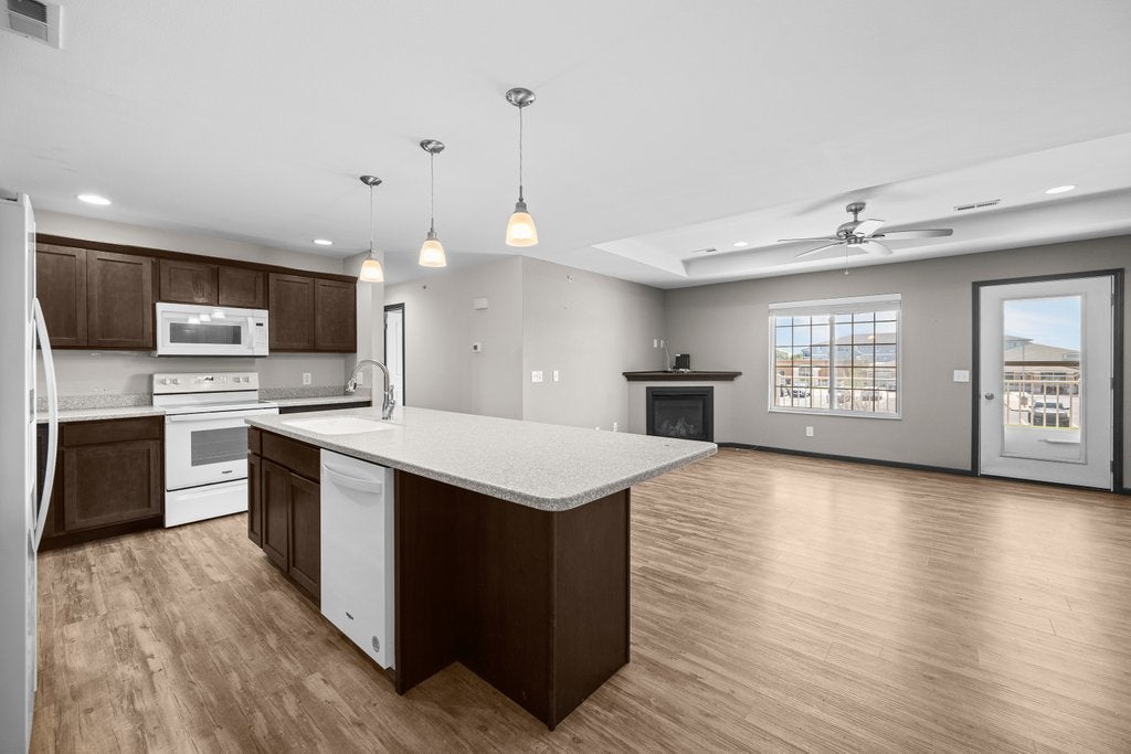 400 E Franklin Street E 201
