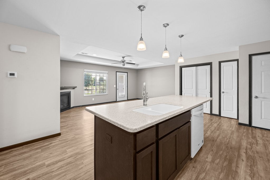 400 E Franklin Street E 201