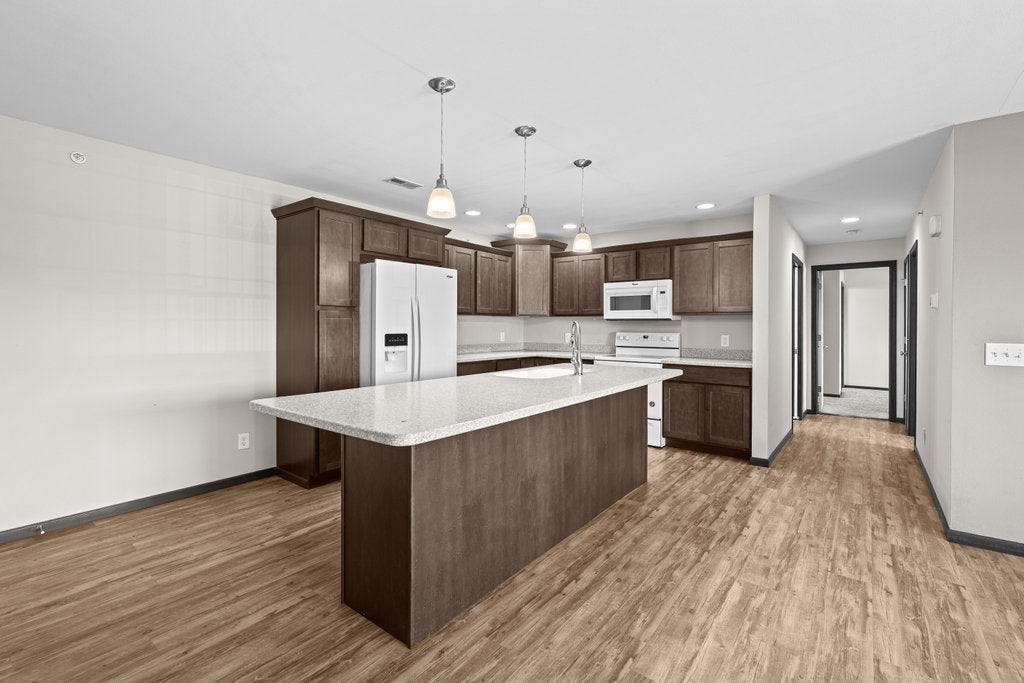 400 E Franklin Street E 201